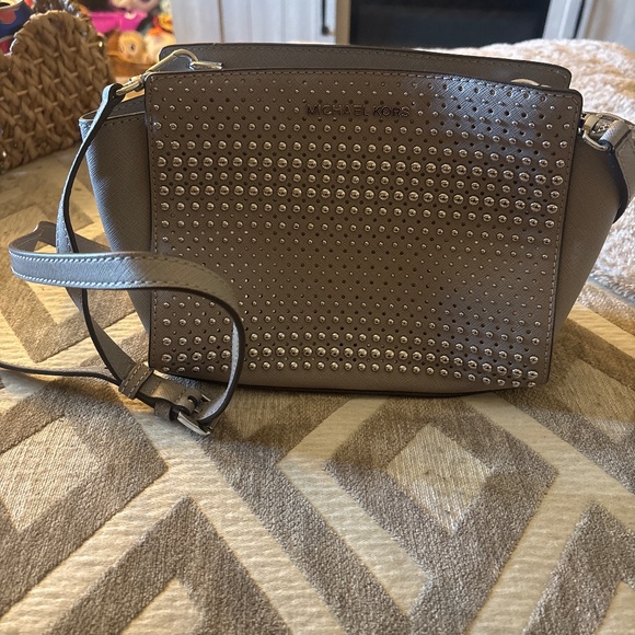 Michael Kors Crossbody - Picture 1 of 3